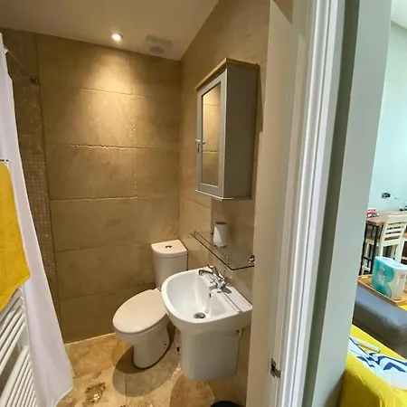 Entire Ground Floor Flat *