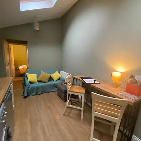 בית נופש Entire Ground Floor Flat
