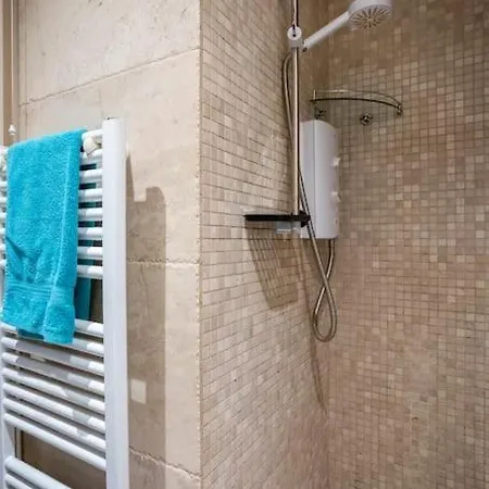 Entire Ground Floor Flat
